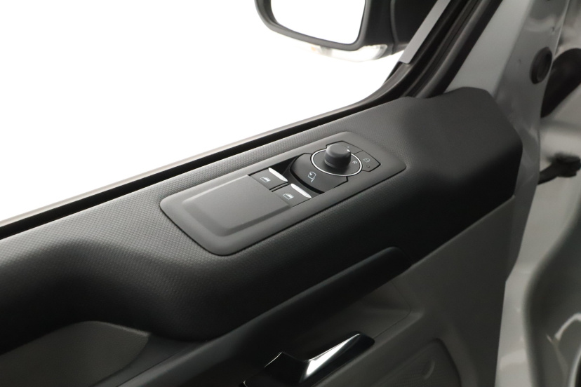 Ford Tourneo Custom, 2025