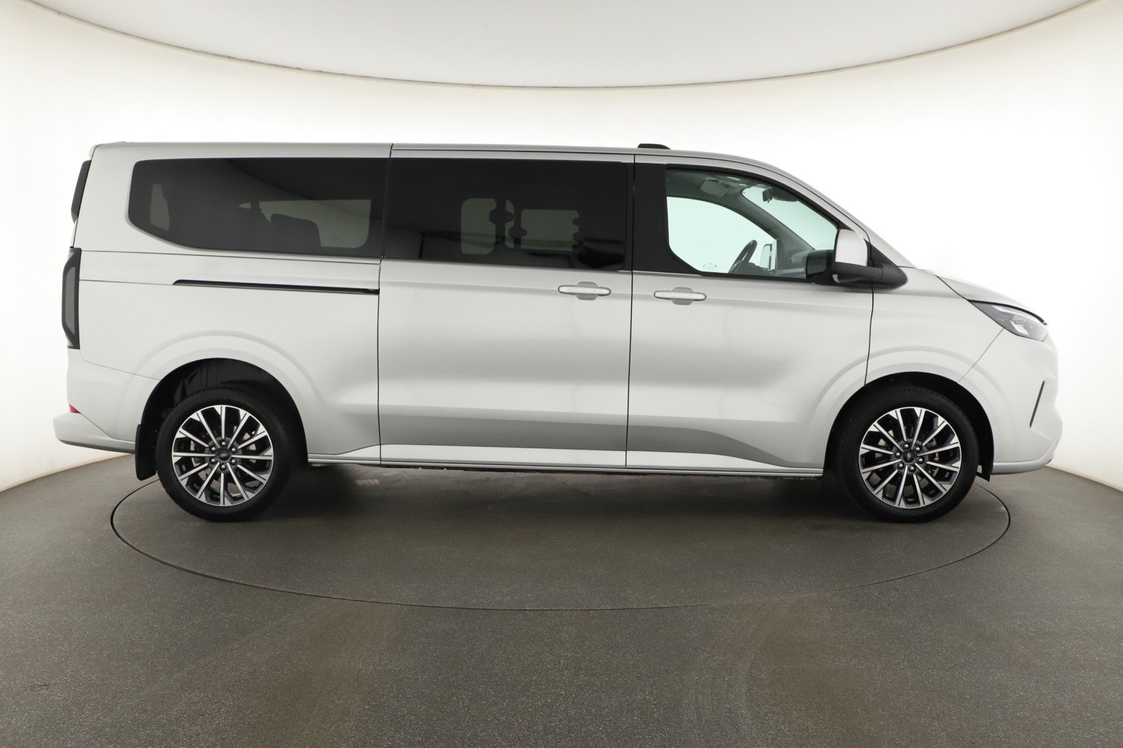 Ford Tourneo Custom - 2025