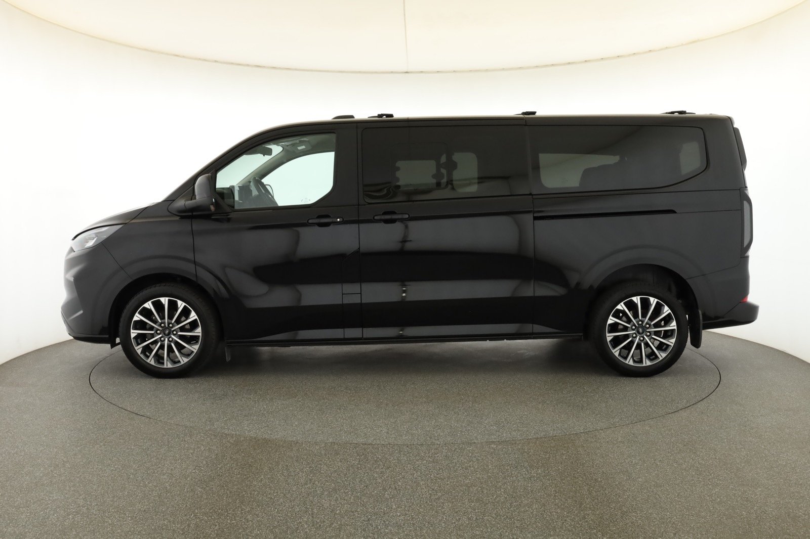 Ford Tourneo Custom - 2025