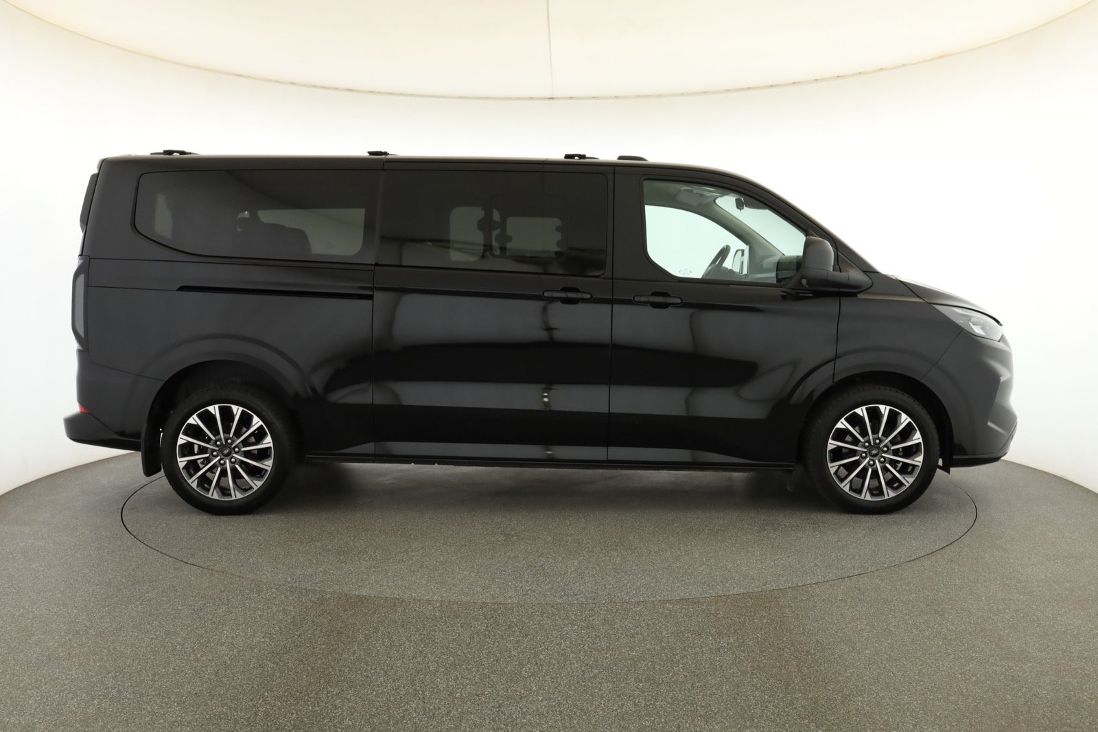 Ford Tourneo Custom - 2025