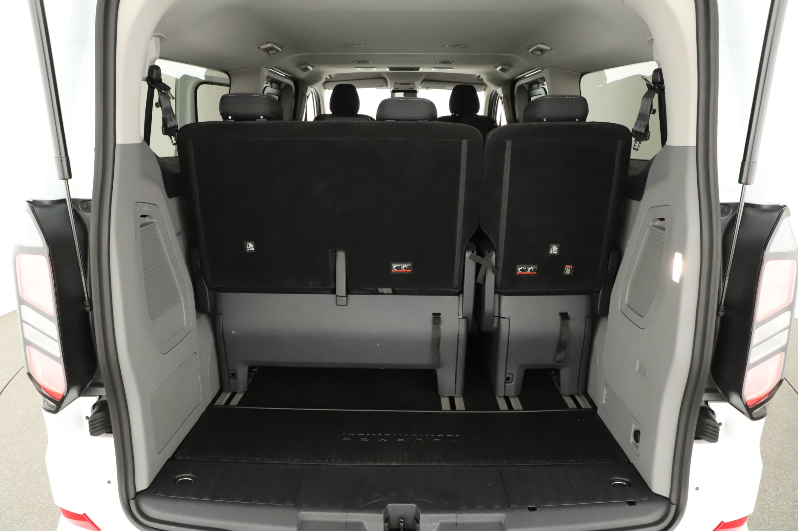 Ford Tourneo Custom - 2025