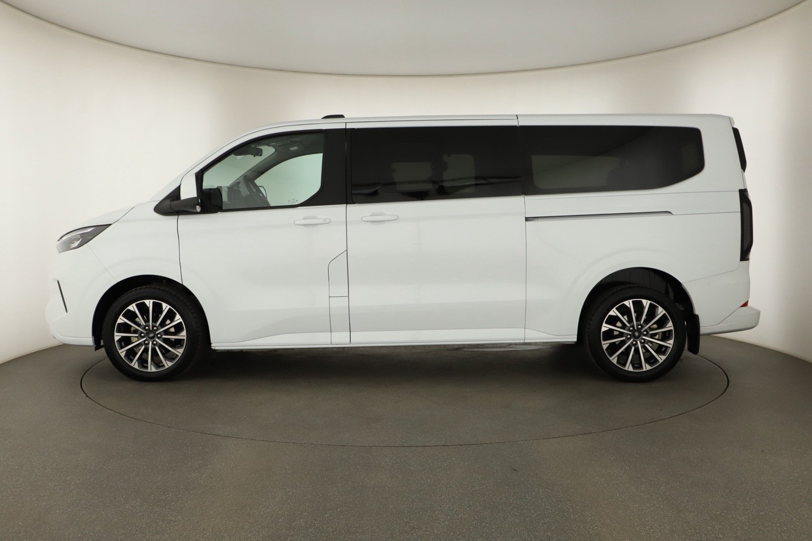 Ford Tourneo Custom - 2025