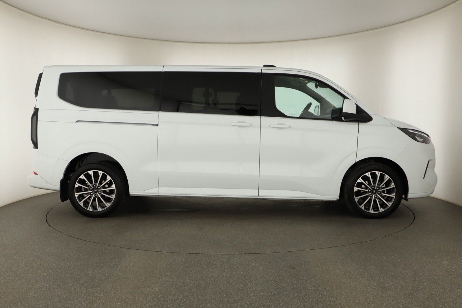 Ford Tourneo Custom - 2025