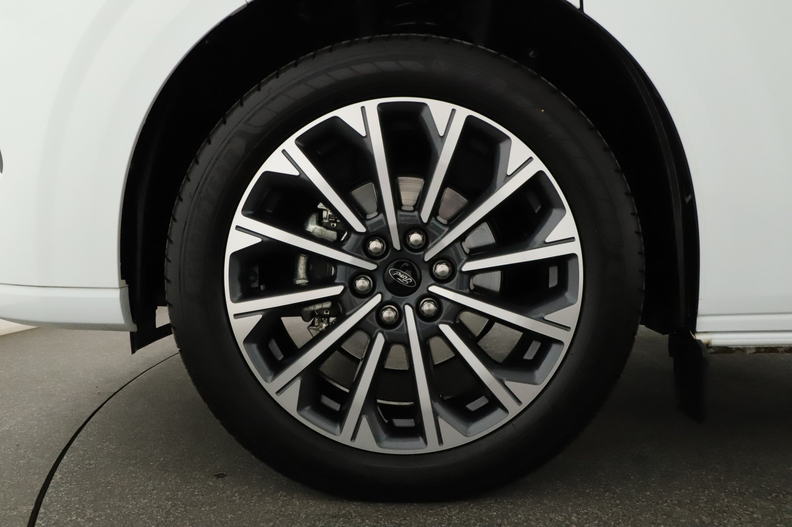 Ford Tourneo Custom - 2025