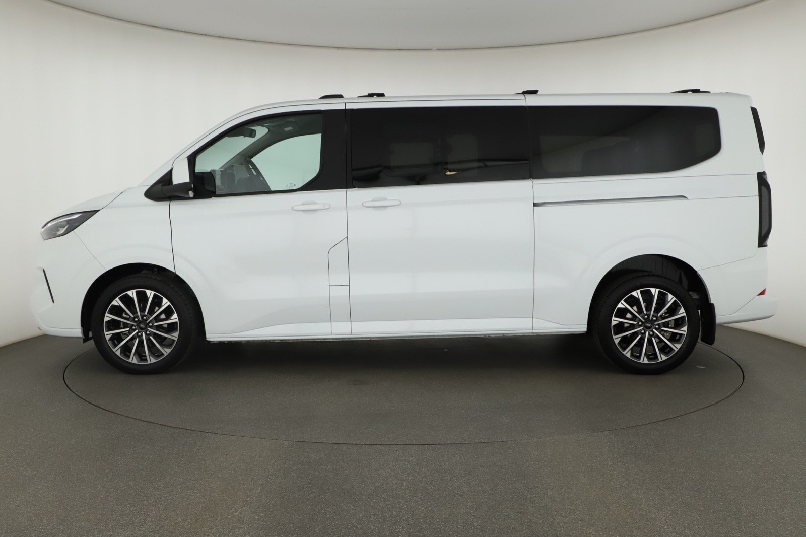 Ford Tourneo Custom - 2025