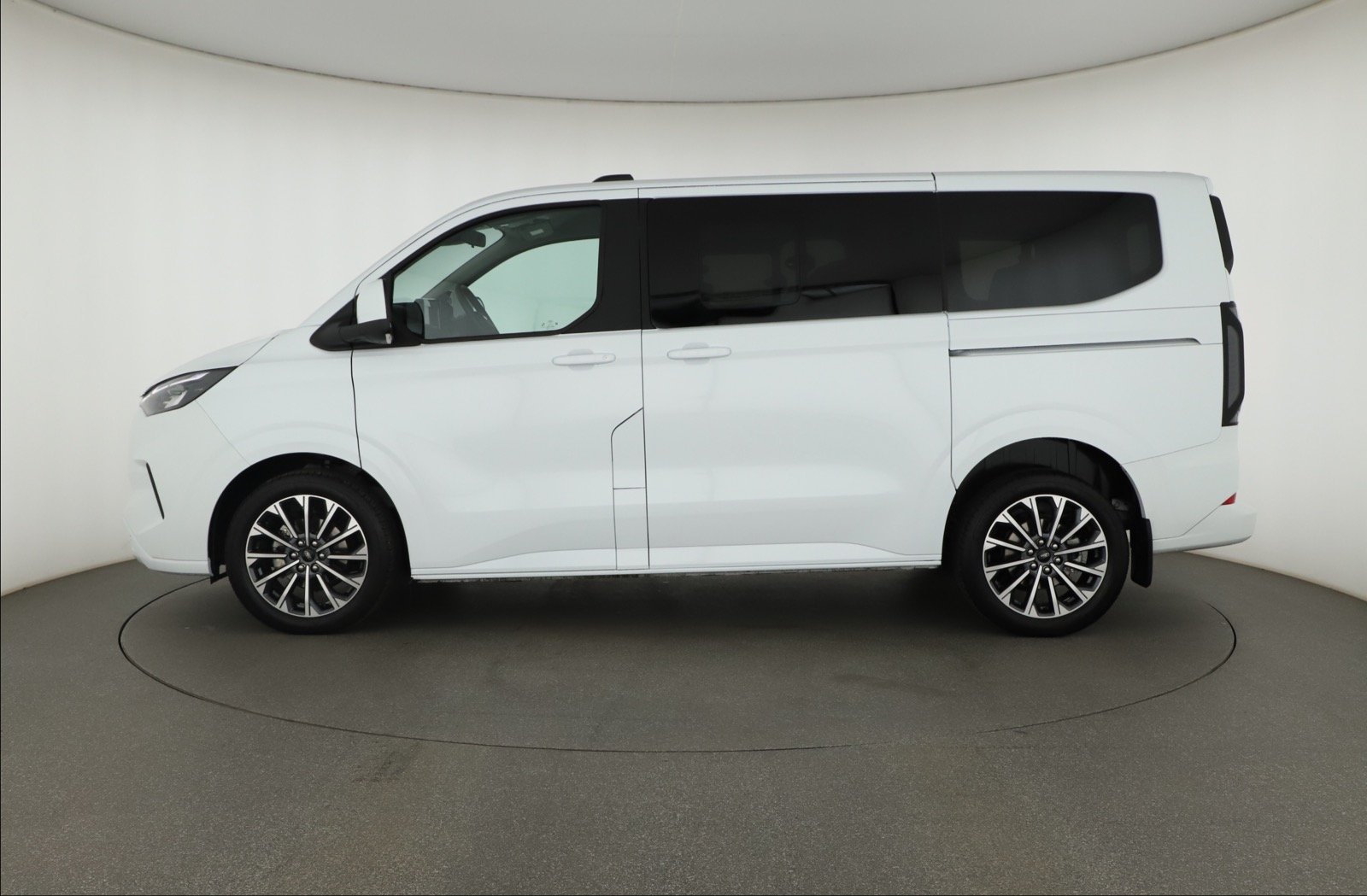 Ford Tourneo Custom - 2025