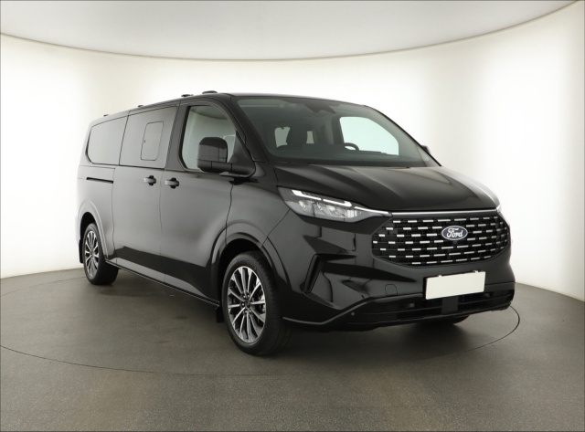 Ford Tourneo Custom 2025