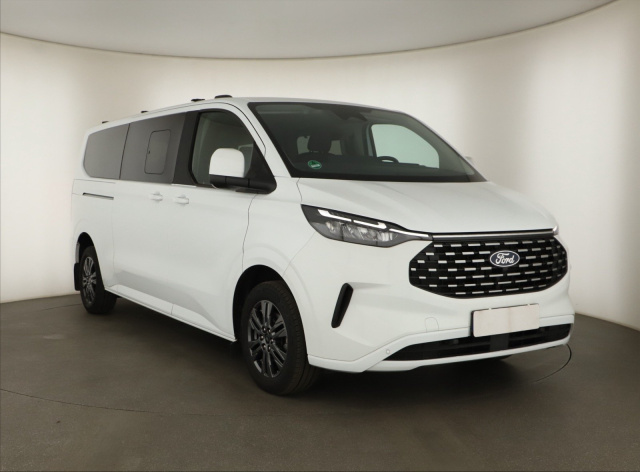 Ford Tourneo Custom 2025