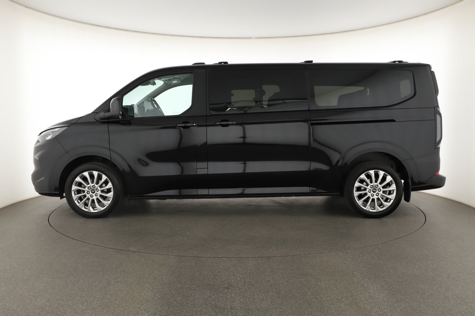 Ford Tourneo Custom - 2024