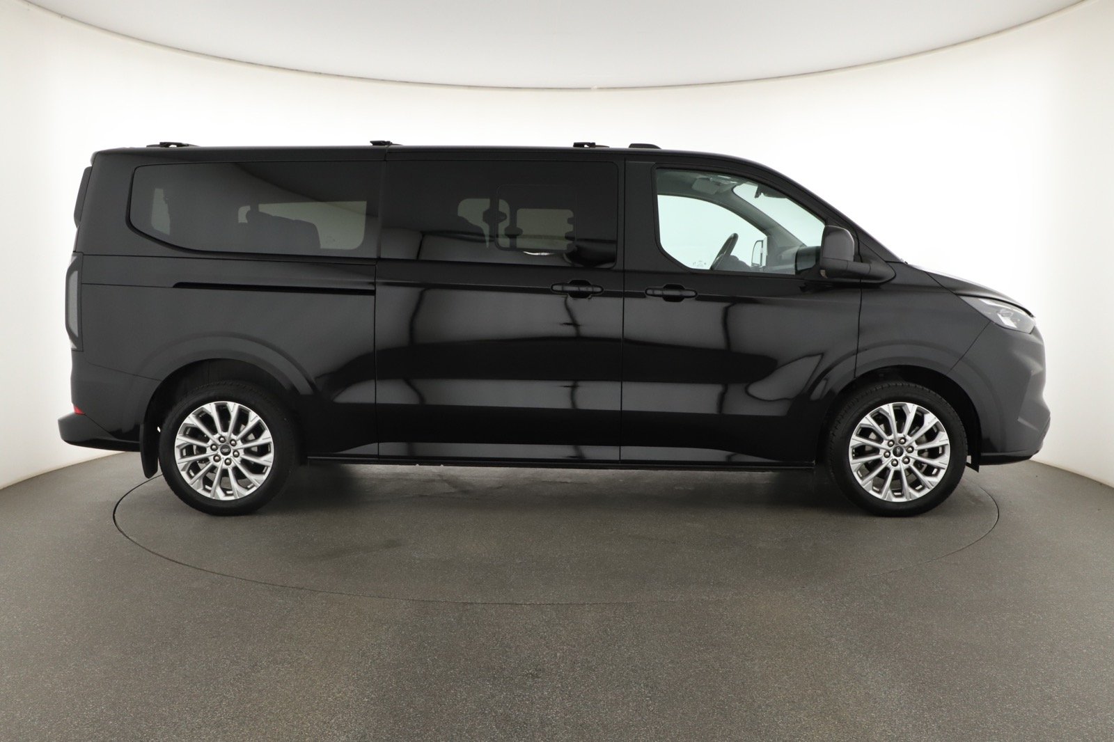 Ford Tourneo Custom - 2024