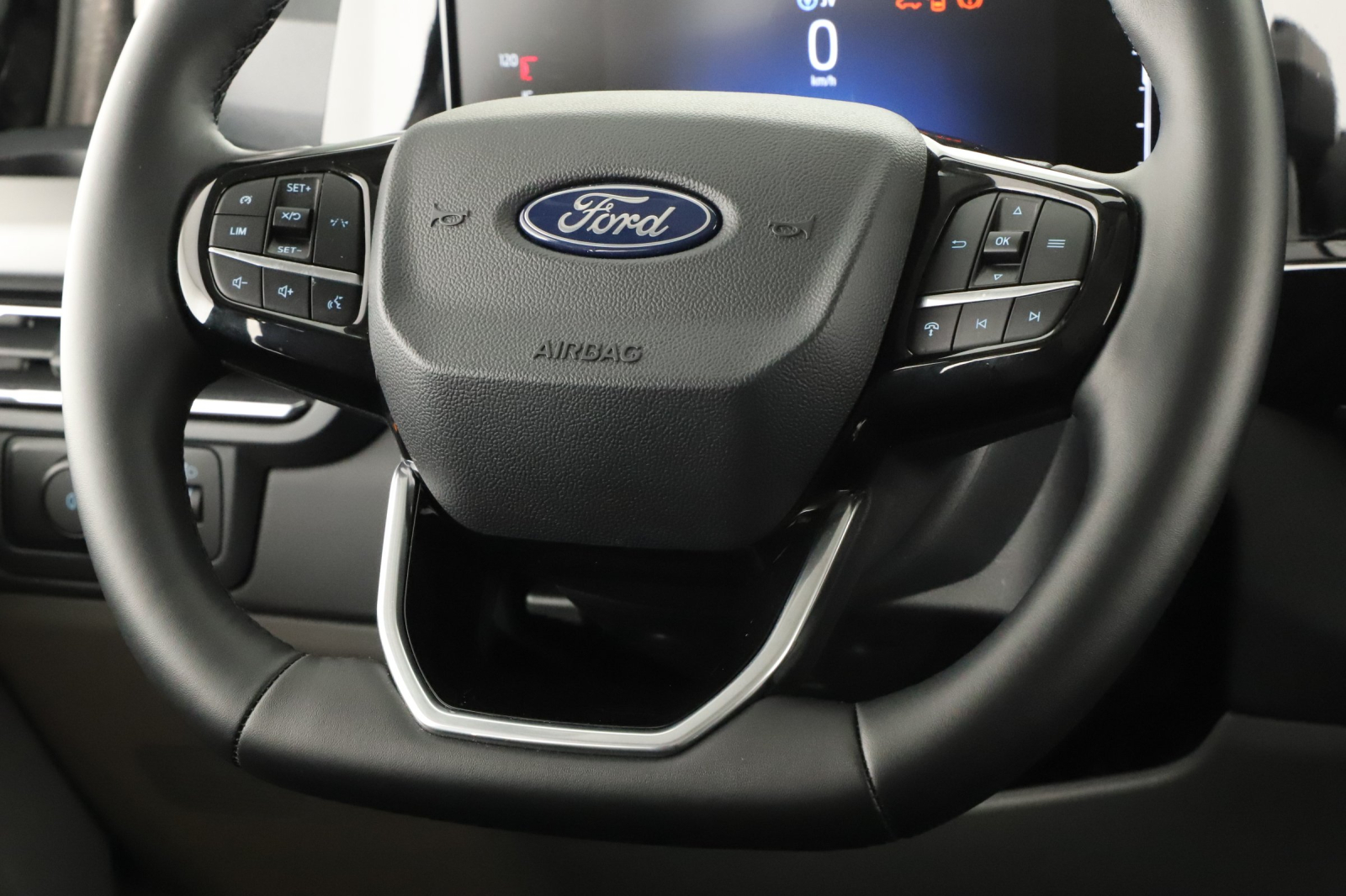 Ford Tourneo Custom - 2025