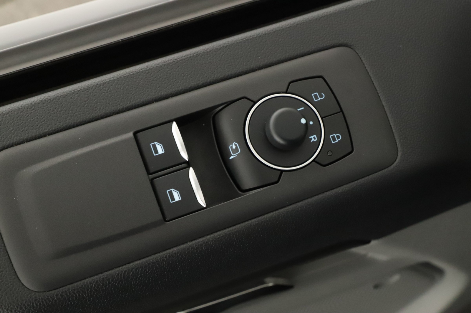 Ford Tourneo Custom - 2025