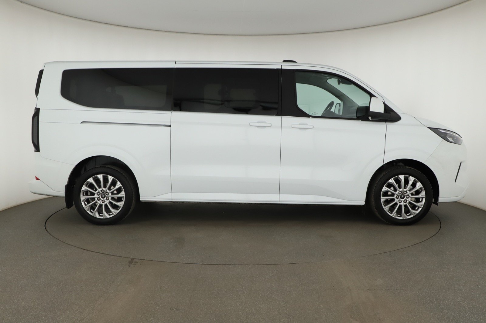 Ford Tourneo Custom - 2024