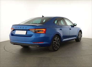 Škoda Superb - 2024