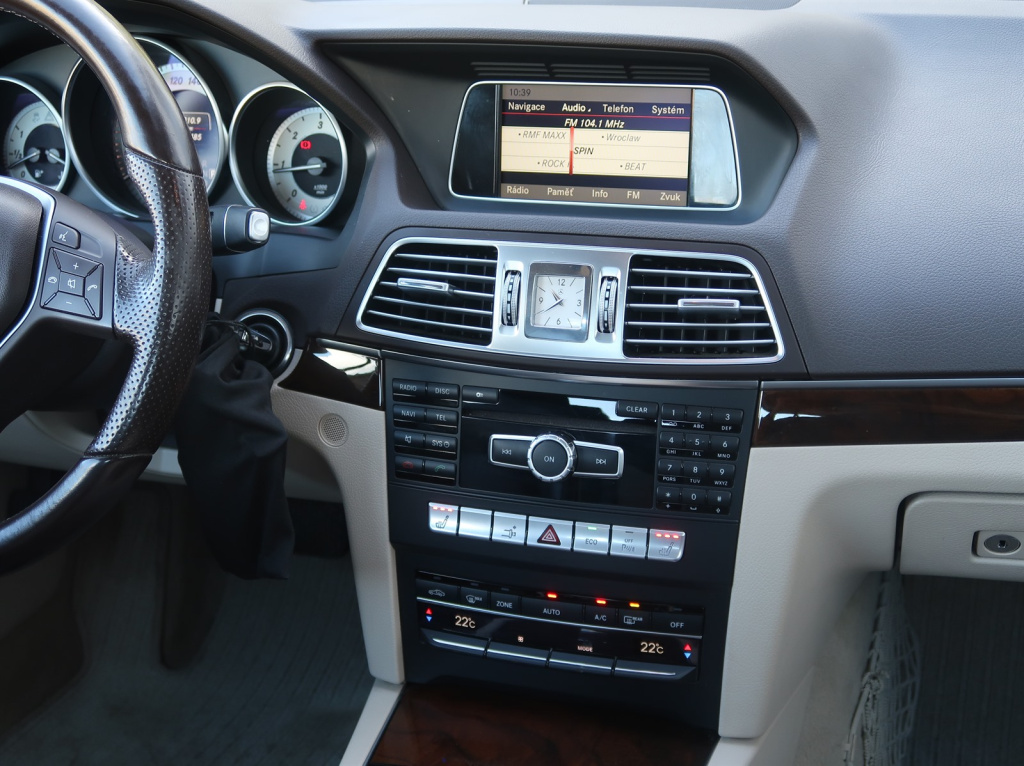 Mercedes-Benz E