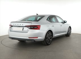Škoda Superb - 2024