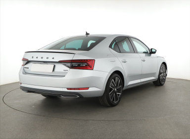 Škoda Superb - 2024