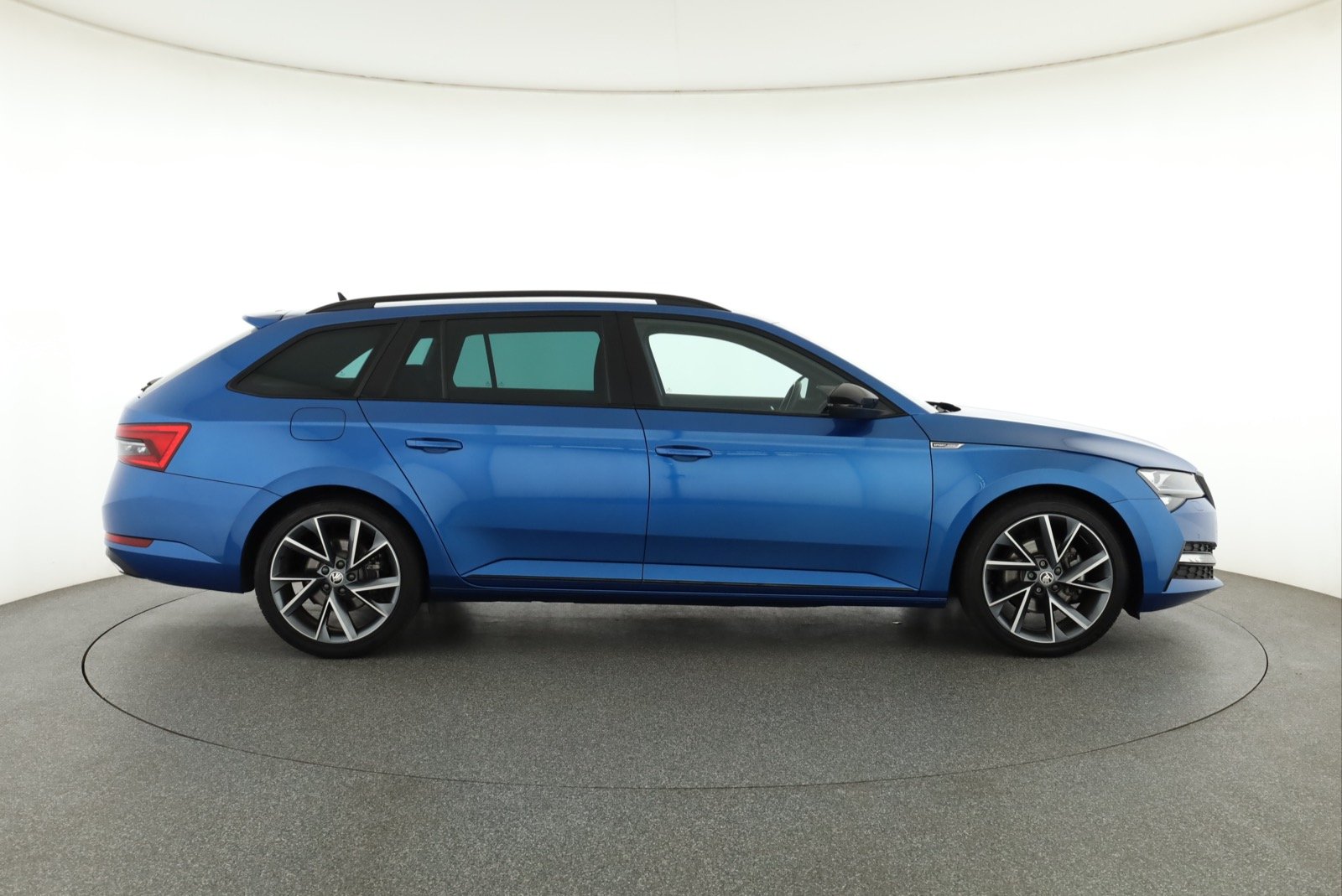 Škoda Superb - 2024