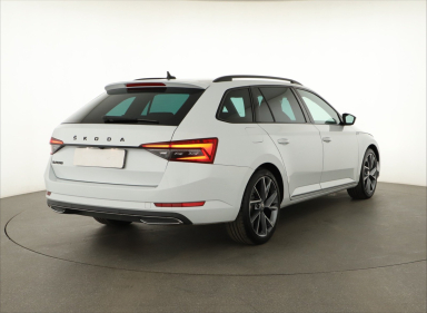 Škoda Superb - 2024
