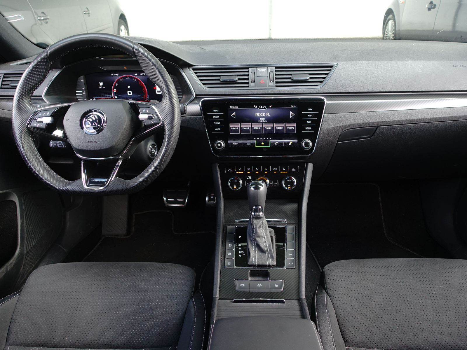 Škoda Superb - 2024