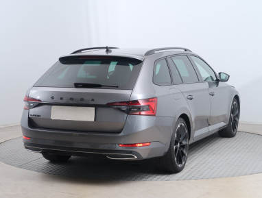 Škoda Superb - 2024