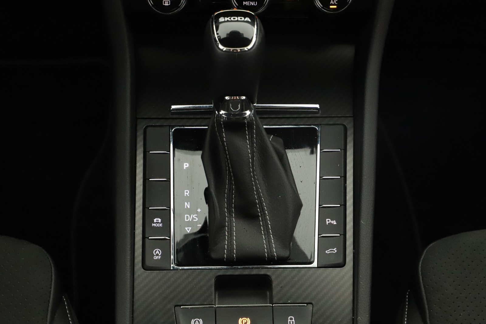Škoda Superb - 2024