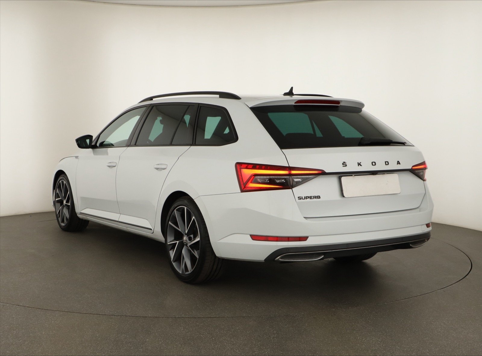 Škoda Superb - 2024