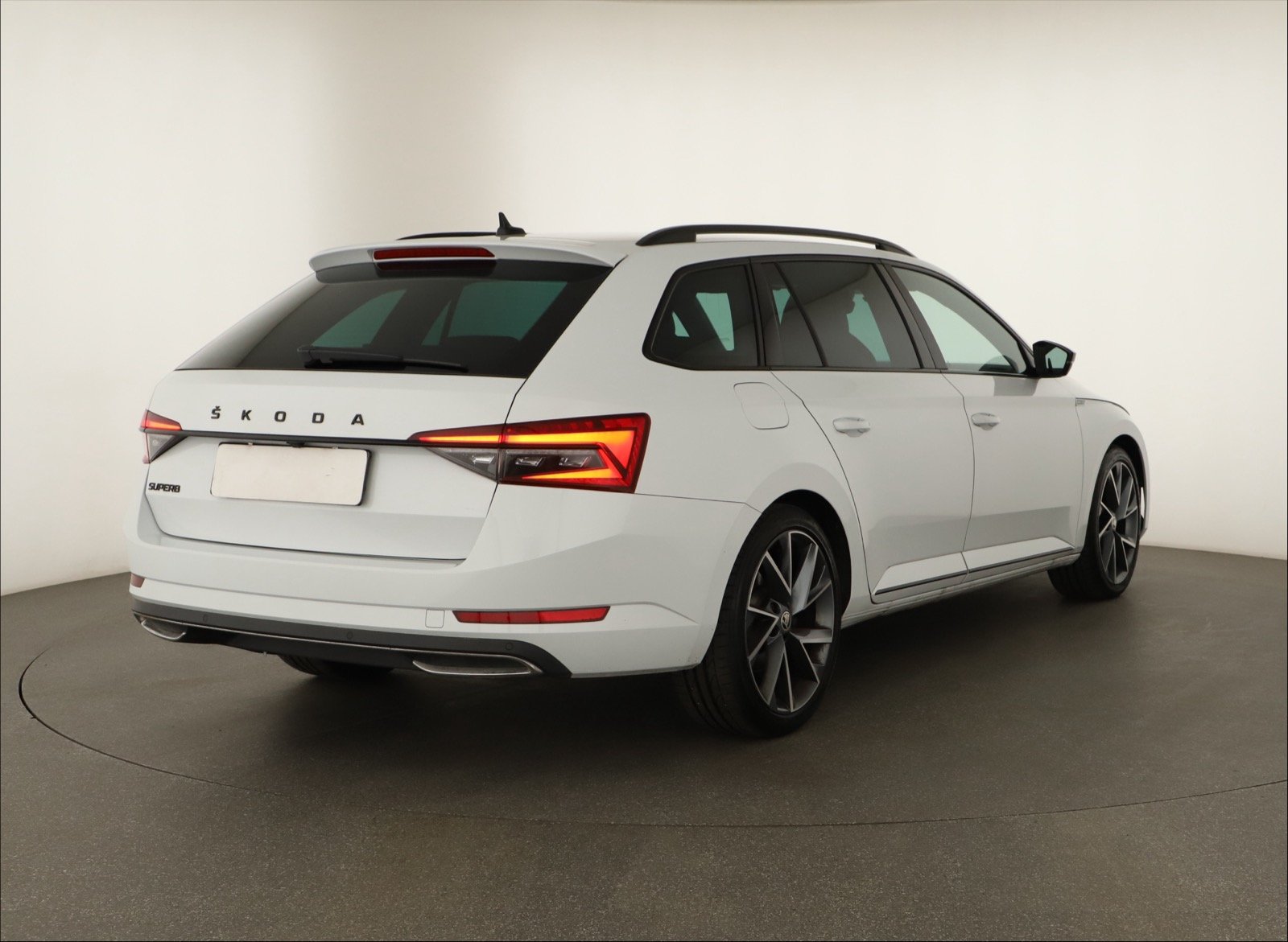 Škoda Superb - 2024