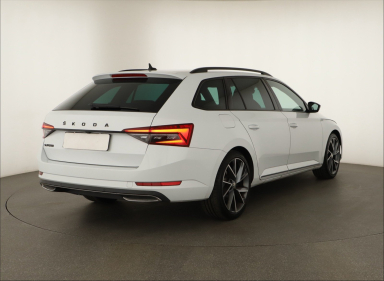 Škoda Superb - 2024