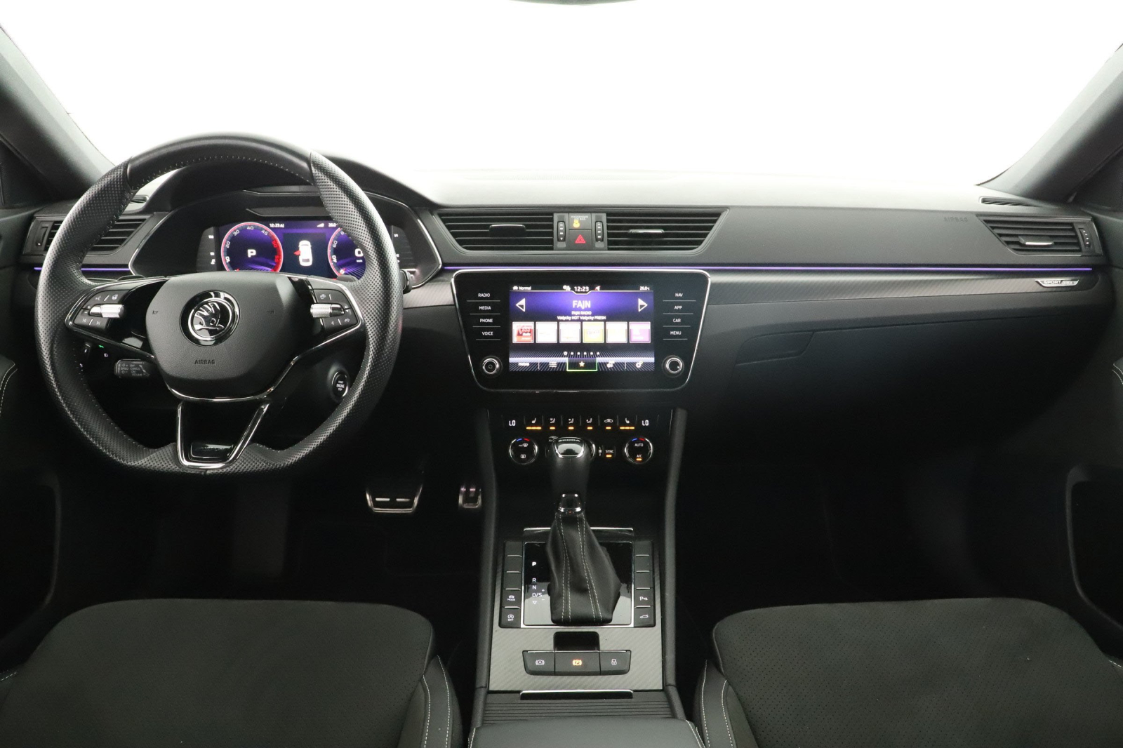 Škoda Superb - 2024