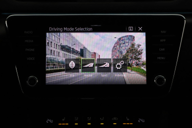 Škoda Superb - 2024