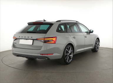 Škoda Superb - 2024