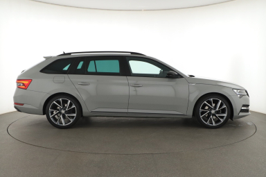 Škoda Superb - 2024