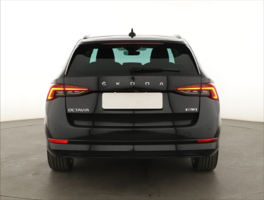 Škoda Octavia - 2023