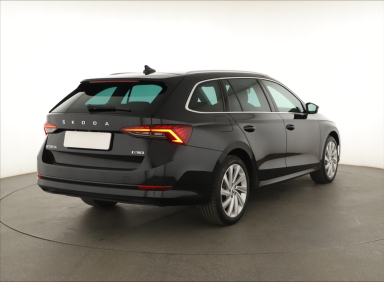Škoda Octavia - 2023