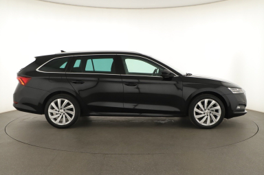 Škoda Octavia - 2023