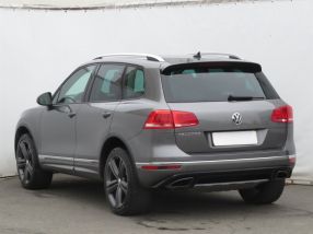 Volkswagen Touareg - 2015