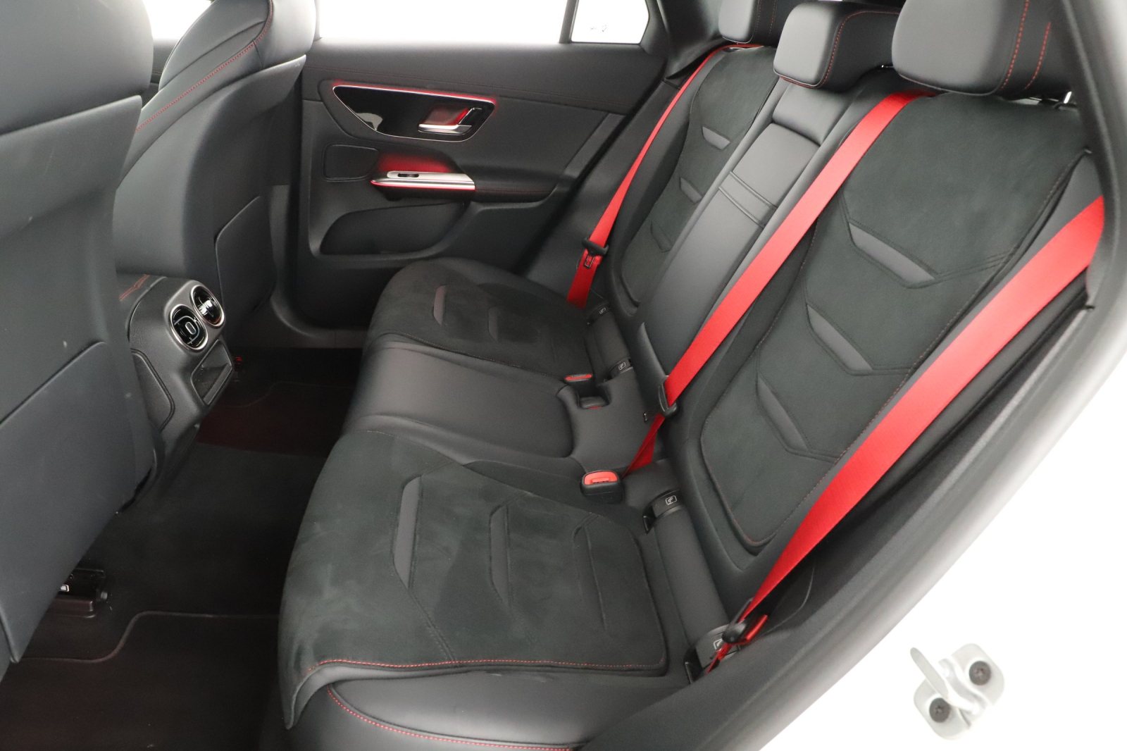 Mercedes-Benz GLC - 2024