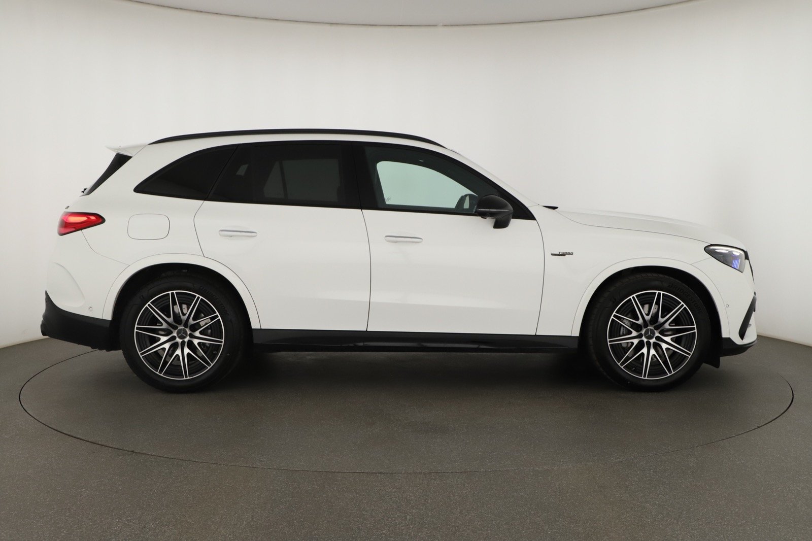 Mercedes-Benz GLC - 2024