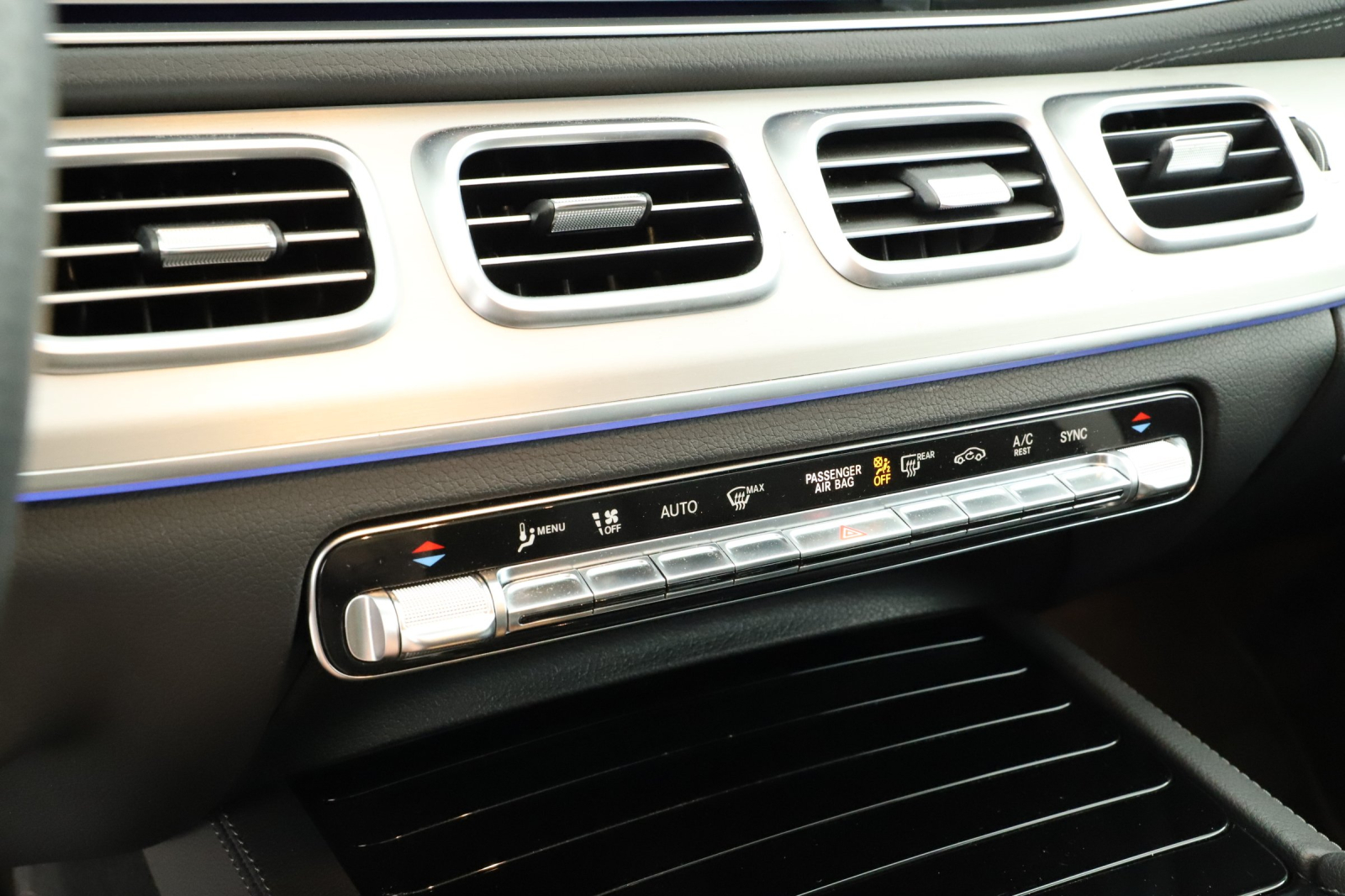 Mercedes-Benz GLS - 2024