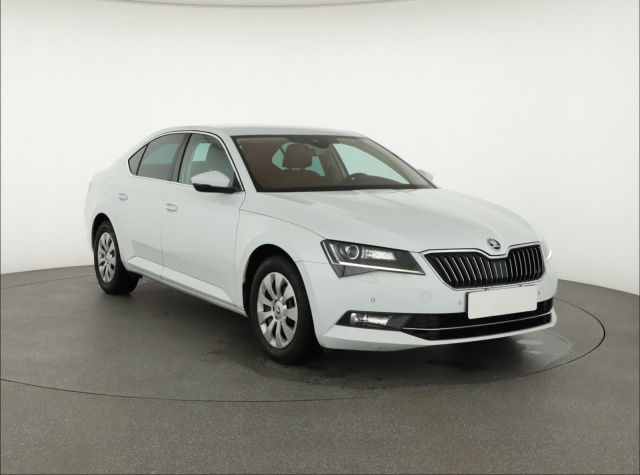 Škoda Superb 2015