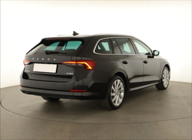 Škoda Octavia - 2024