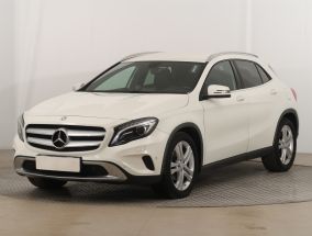 Mercedes-Benz GLA - 2015