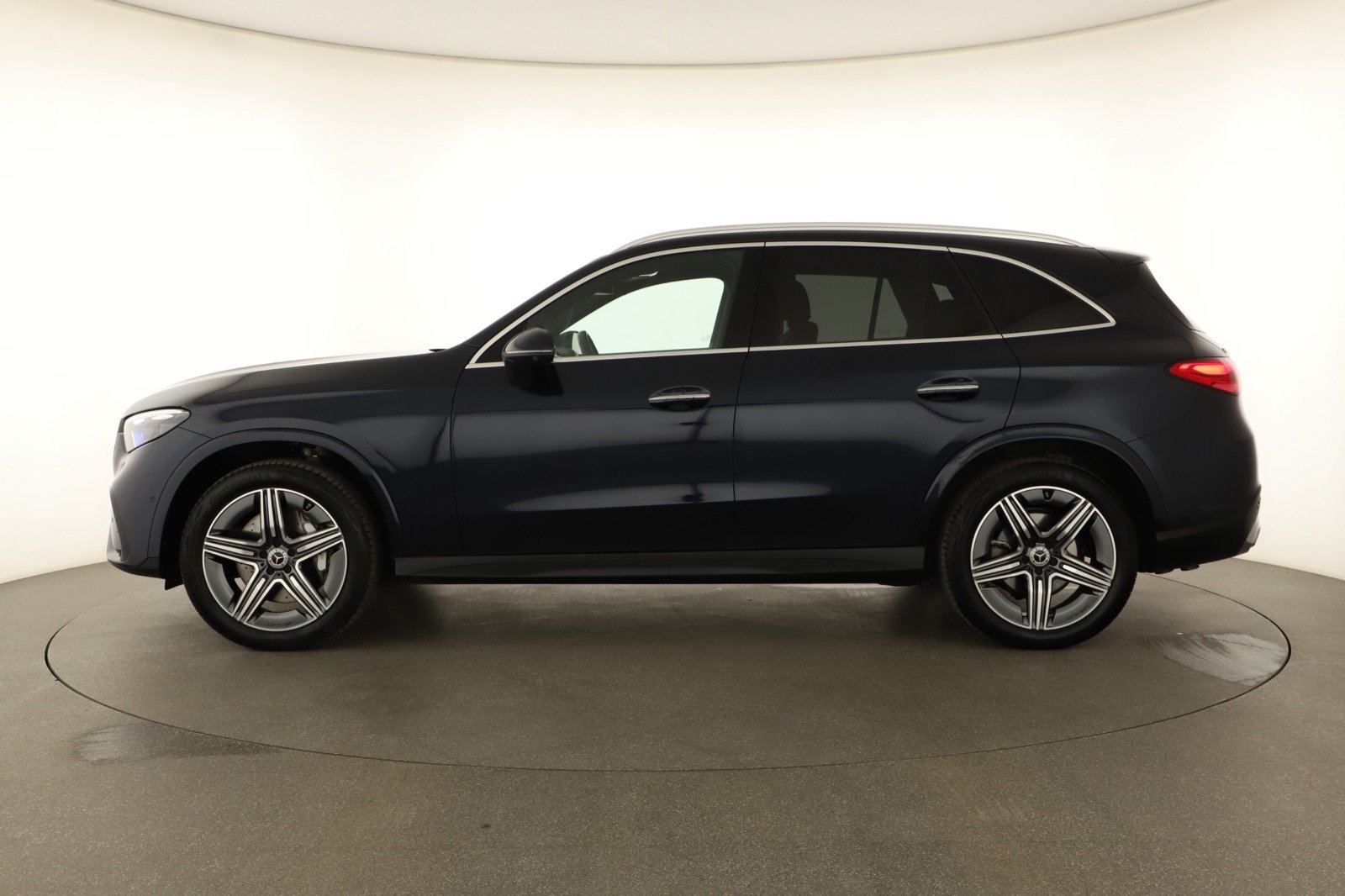 Mercedes-Benz GLC - 2024