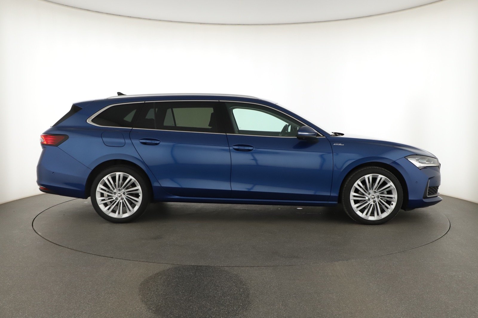 Škoda Superb - 2024