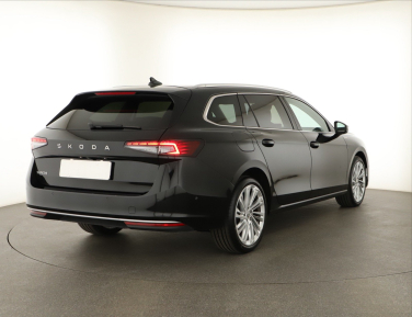 Škoda Superb - 2024