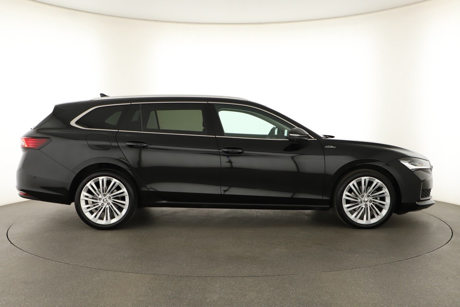 Škoda Superb - 2024