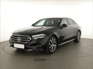 Mercedes-Benz E - 2024