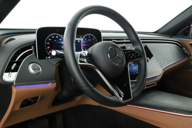 Mercedes-Benz E - 2024