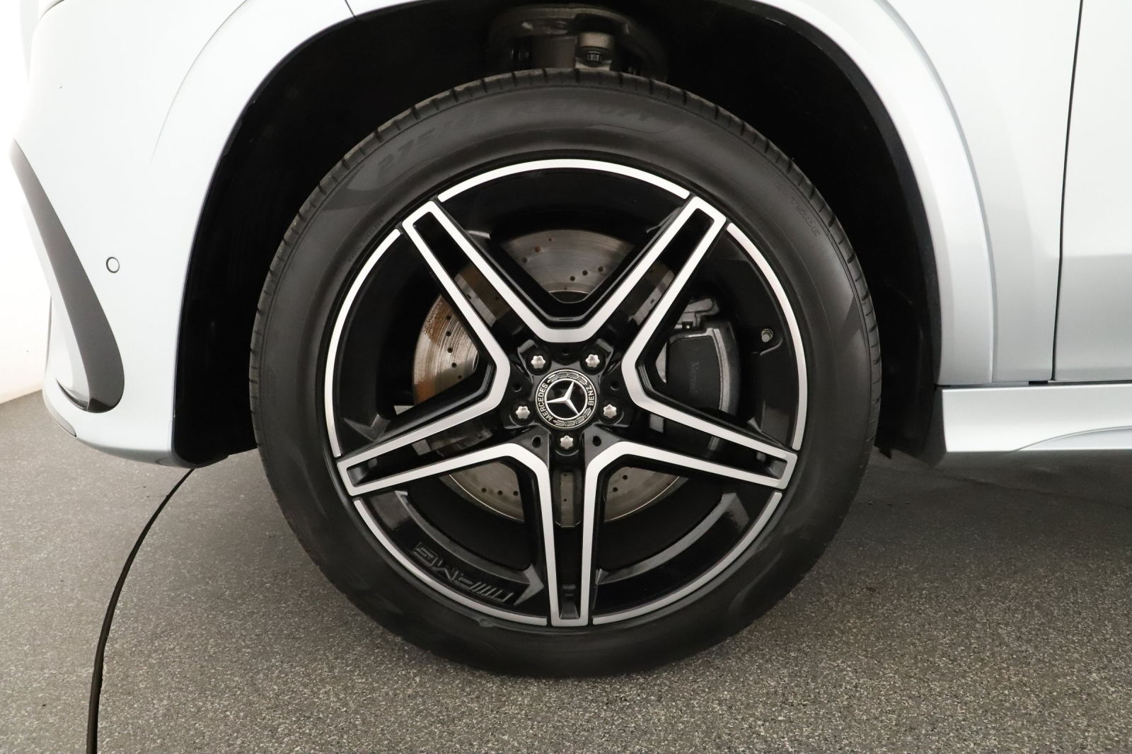 Mercedes-Benz GLS - 2024
